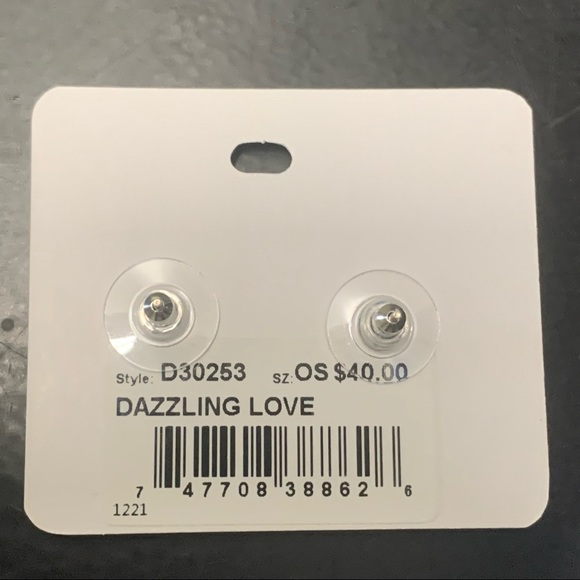 NWT Stunning Sparkling Earrings - Picture 4 of 5